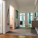 Modern 6 Bathroom In The Villa