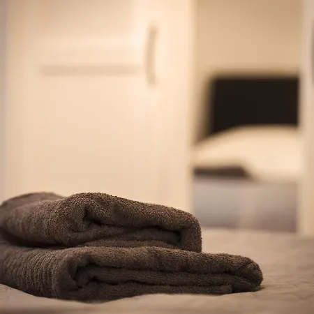 Modern 6 Bathroom In The *