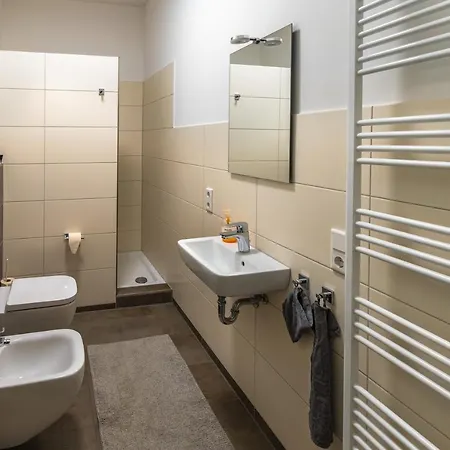 Modern 6 Bathroom In The أولدنبورغ