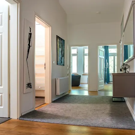 Modern 6 Bathroom In The Willa