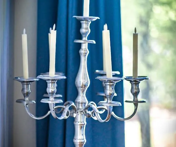 Modern 6 Bathroom In The Vila