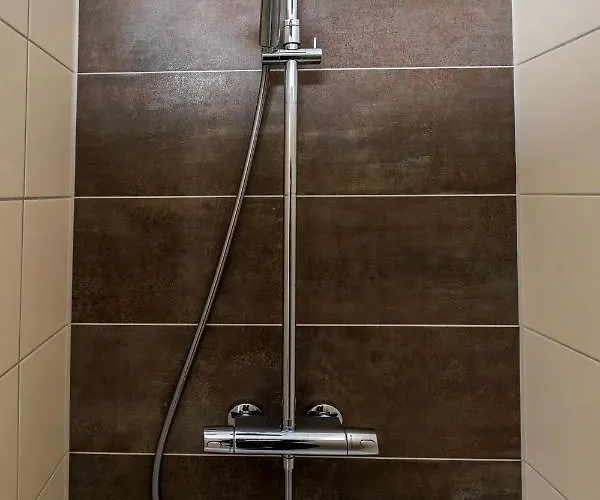 Modern 6 Bathroom In The *